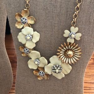 Stella and Dot - Dot Bloom Necklace